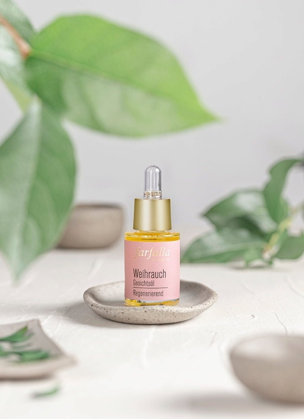 farfalla  Regenerierendes Gesichtsöl Weihrauch, 15 ml