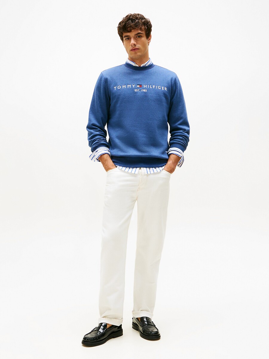 Suéter TOMMY HILFIGER com gola redonda e estampa na frente.