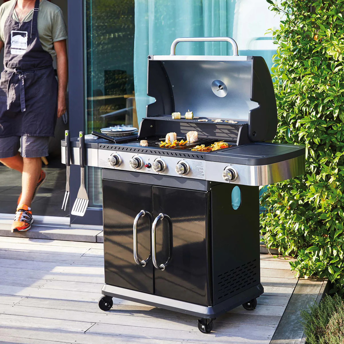 Barbecue au gaz FIDGI 4 avec thermomètre - 4 brûleurs + réchaud 14,5kW