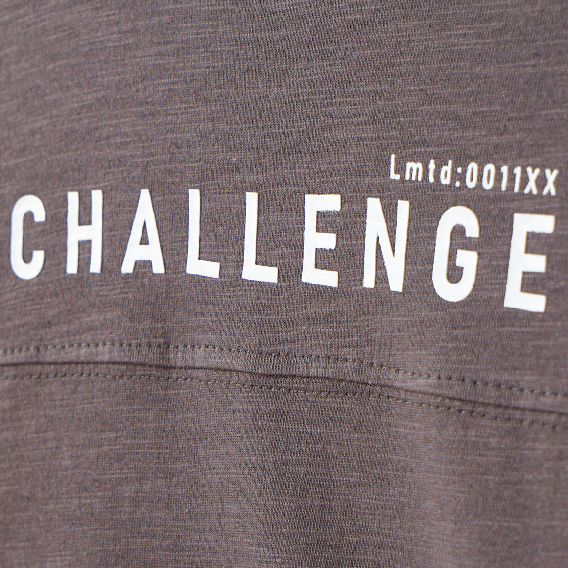 Yigga Jungen T-Shirt mit gummiertem Schriftzug dunkelgrau