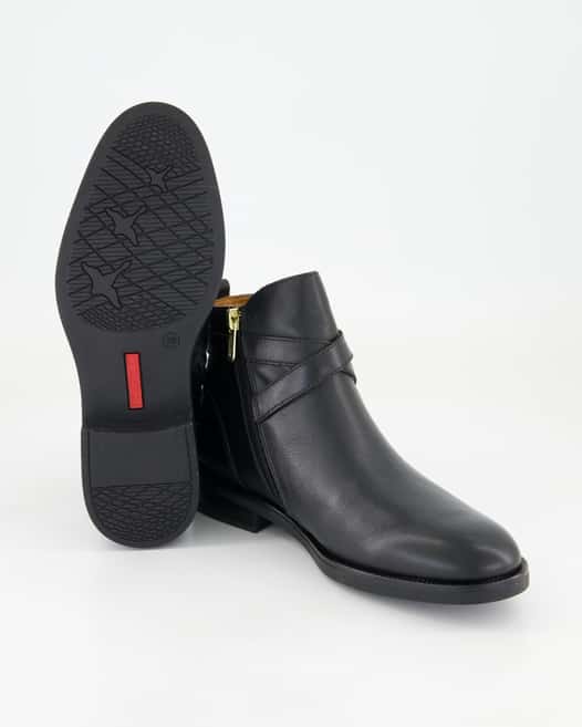 Pikolinos Puertollano Stiefeletten in Schwarz