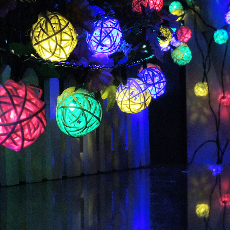 (6.7m) 30 LED's Rattan Deko Lichterkette Kugeln Beleuchtung 8 Modi   Fernbedienung (Batteriebetrieben) - Bunt