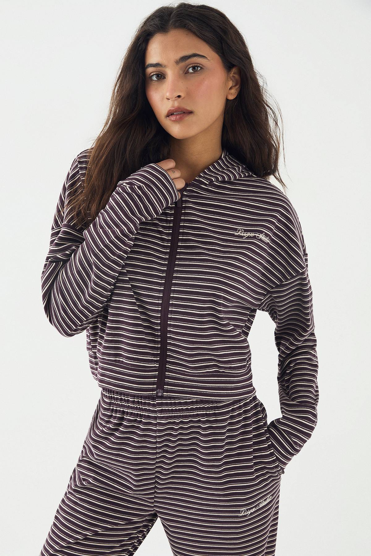 DSGN Studio Sweat à Casynthétiqueche Court Boxy Rayé Doux avec Fermeture Éclair