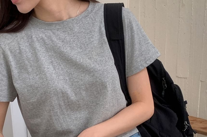 SeoulPop - Effen cropped T-shirt met korte mouwen