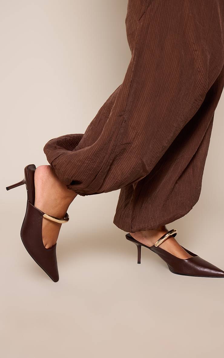 Chocolat Mules À Talons Bout Pointu Avec Détail Doré