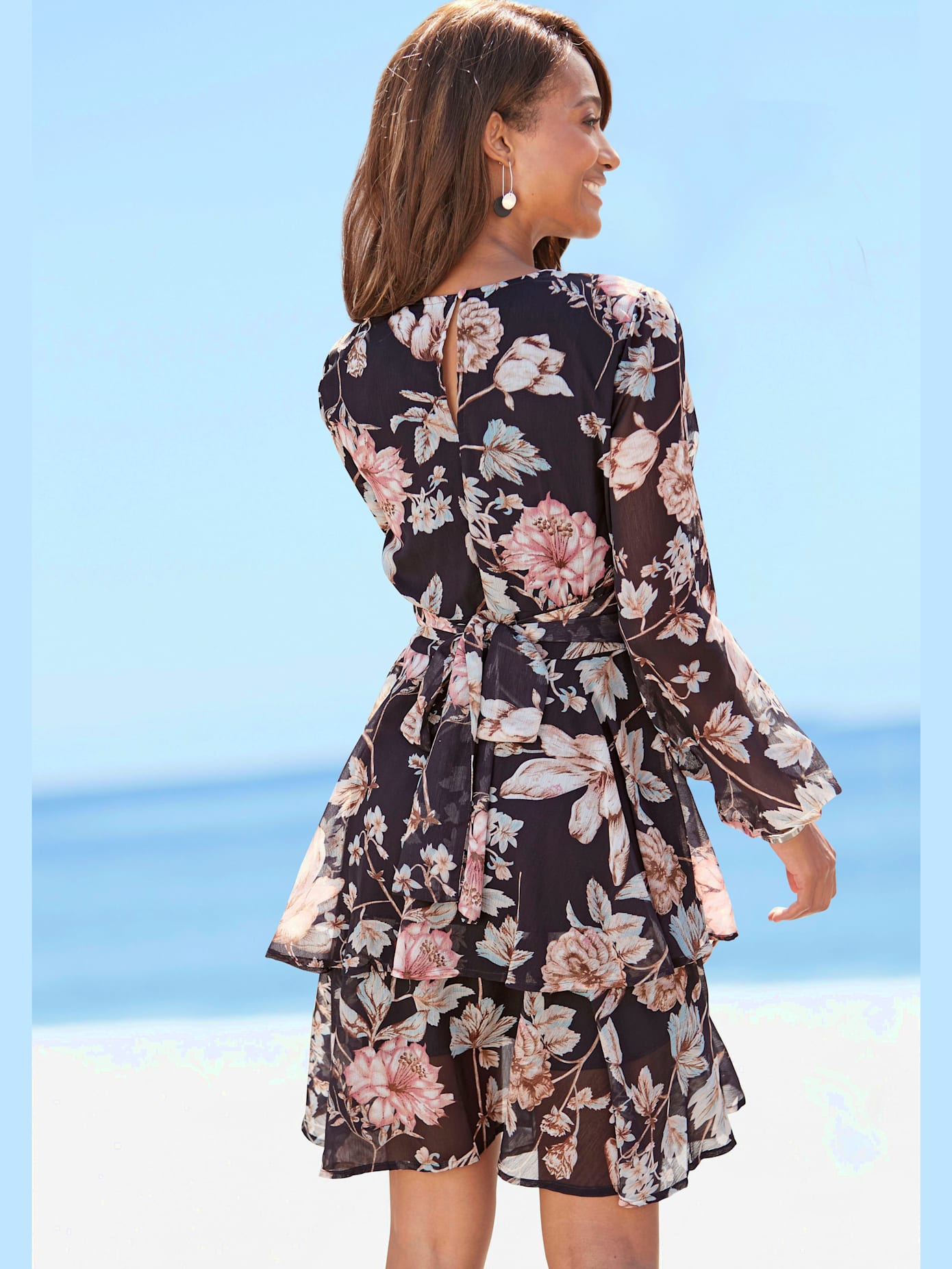 Robe imprimée encolure en v avec bouton-pression