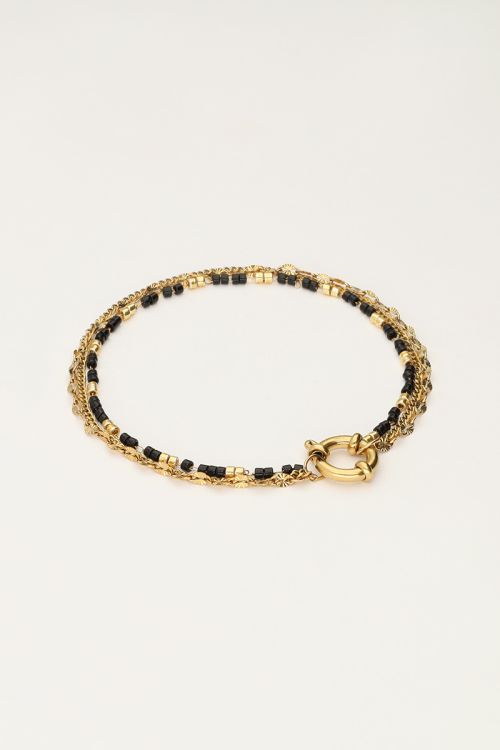 Driedubbele armband met zwarte kralen