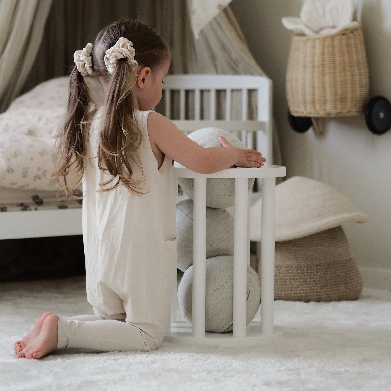 Hocker LUOTO Weiss