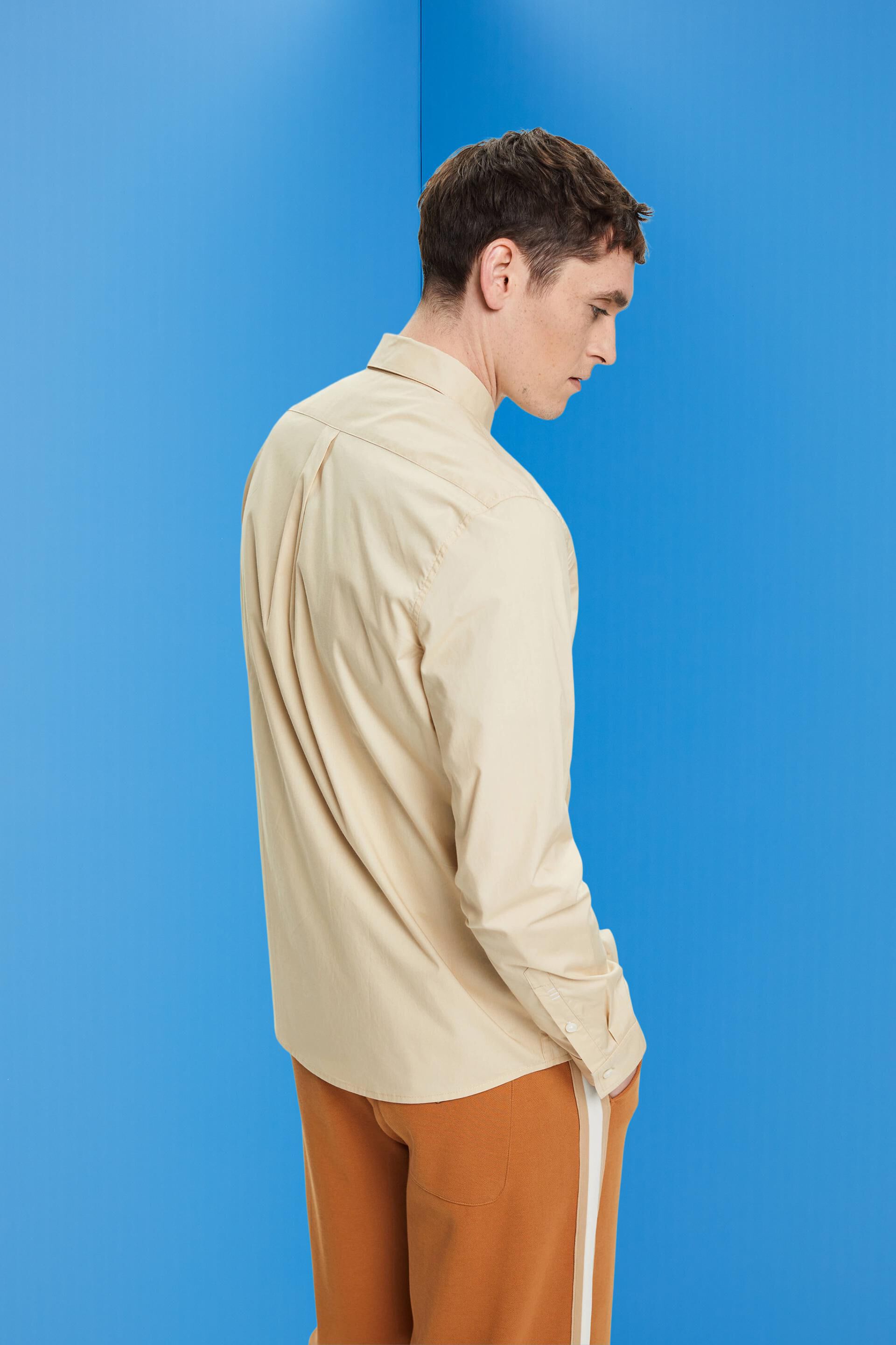 Chemise à col boutonné