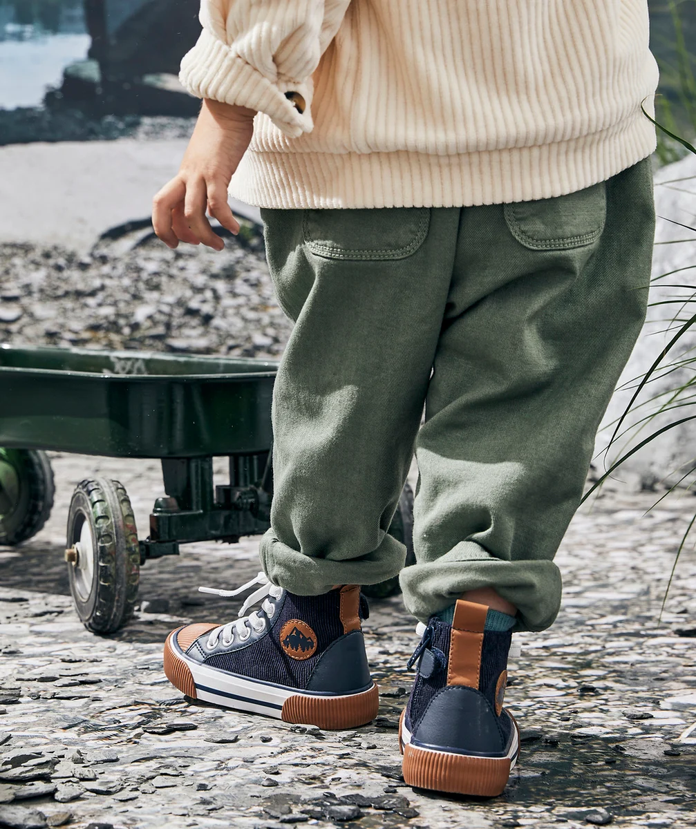PANTALON RELAX BÉBÉ GARÇON EN DENIM KAKI