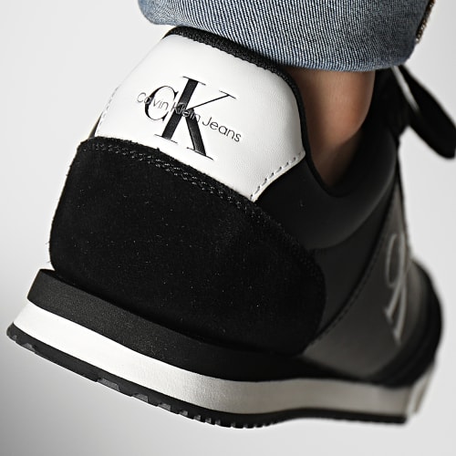 Baskets Low Profile Mono Essential 0686 Black White