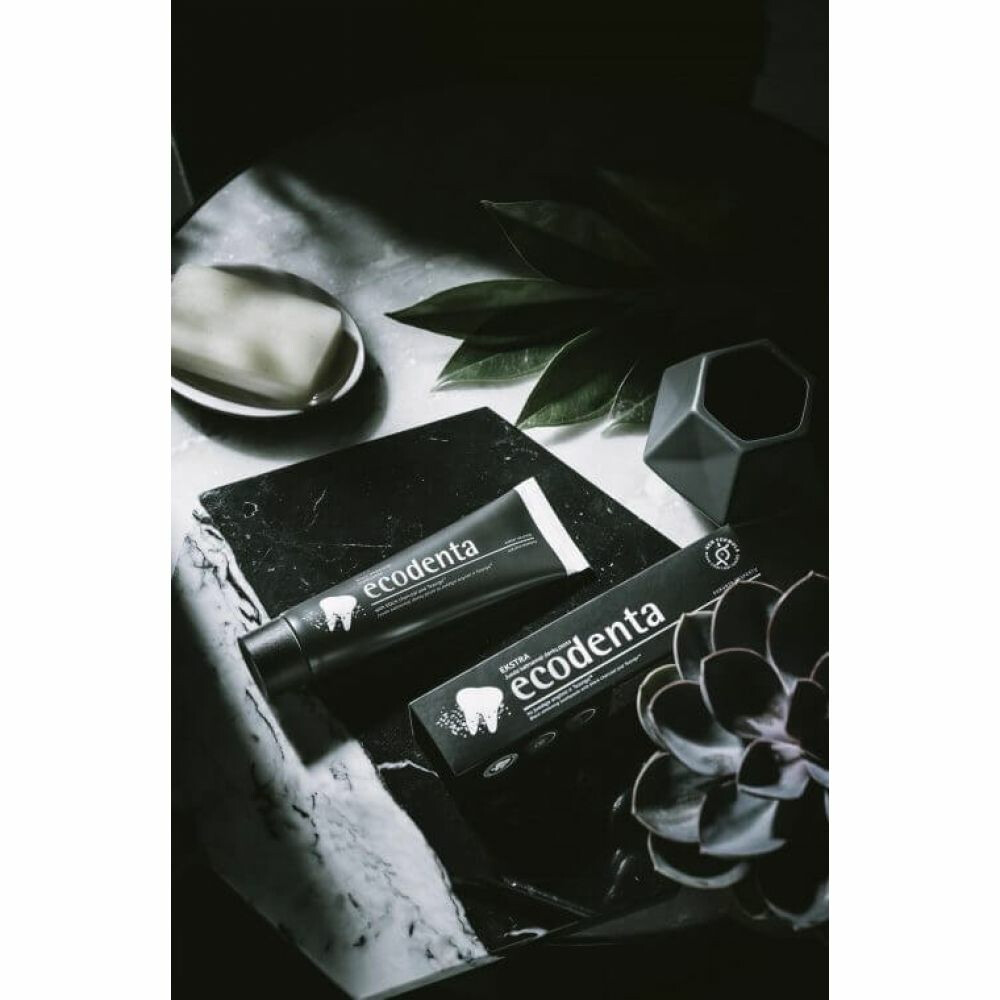 4x Ecodenta Tandpasta Extra Whitening Black Houtskool100 ml