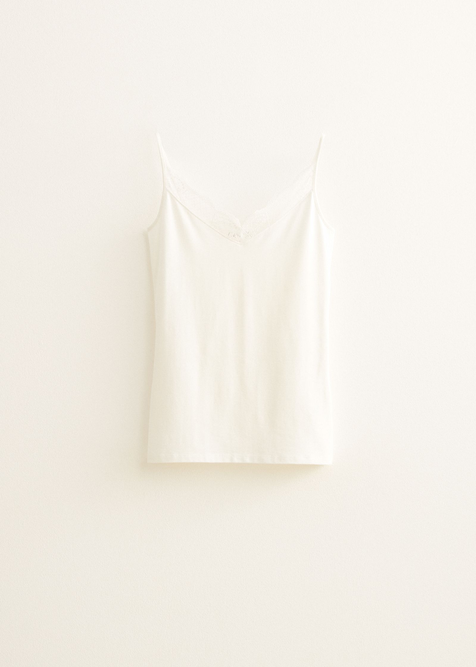Basic singlet met kant