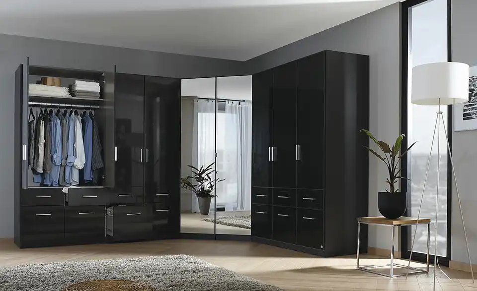 Drehtürenschrank, 4 türigCelle