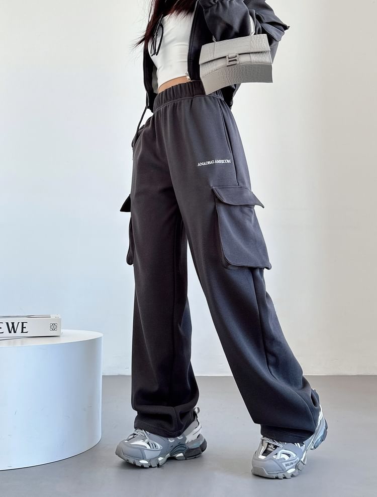 LIVIE - Fleecegevoerde cropped hoodie met geborduurde letters en rits / Cargo-joggingbroek met elastische taille en wijde pijpen