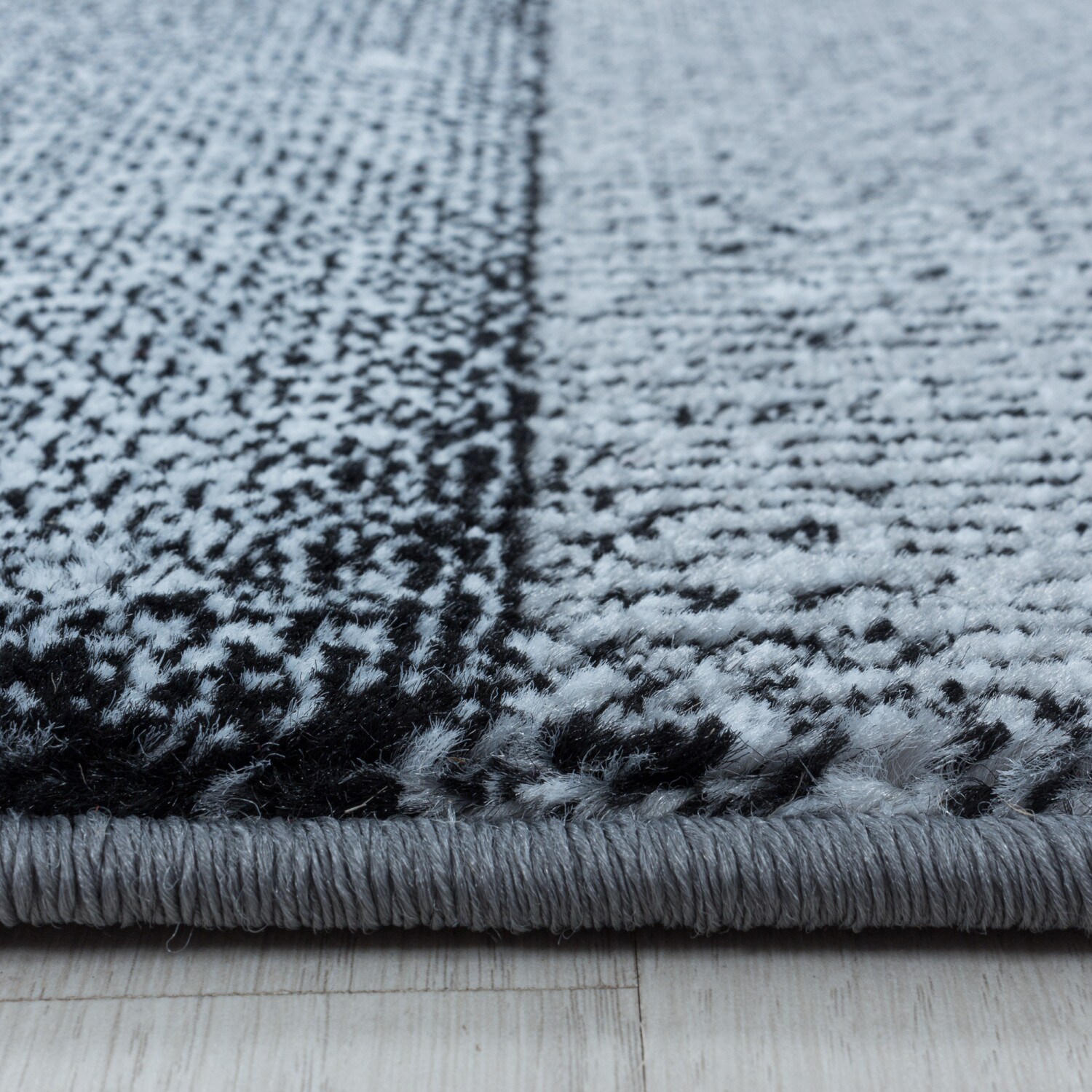 Designer Kurzflor Teppich in Modernem Karo Design - Meliert und Pflegeleicht