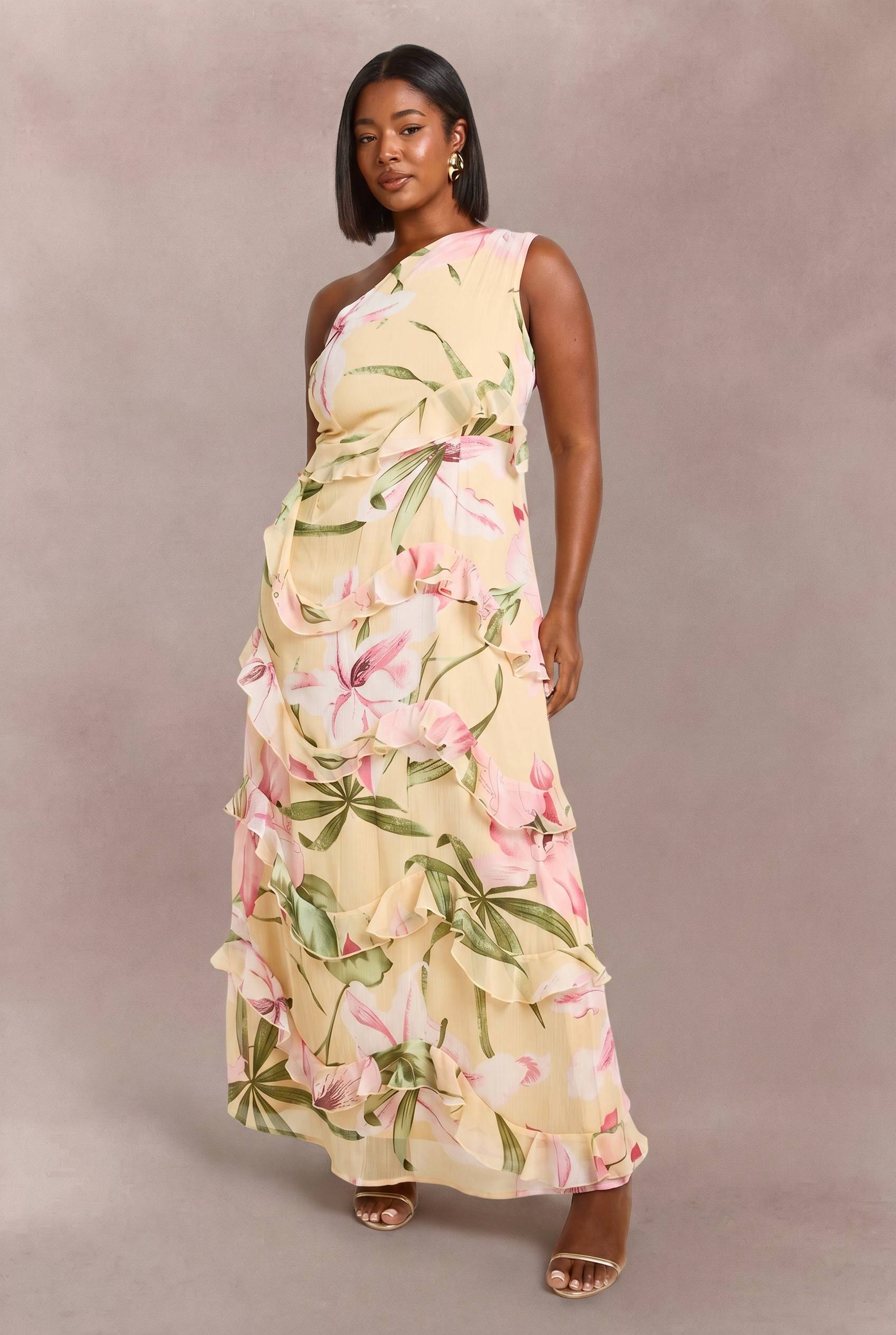 boohoo Robe Maxi Asymétrique En Mousseline À Imprimé Floral Grande Taille