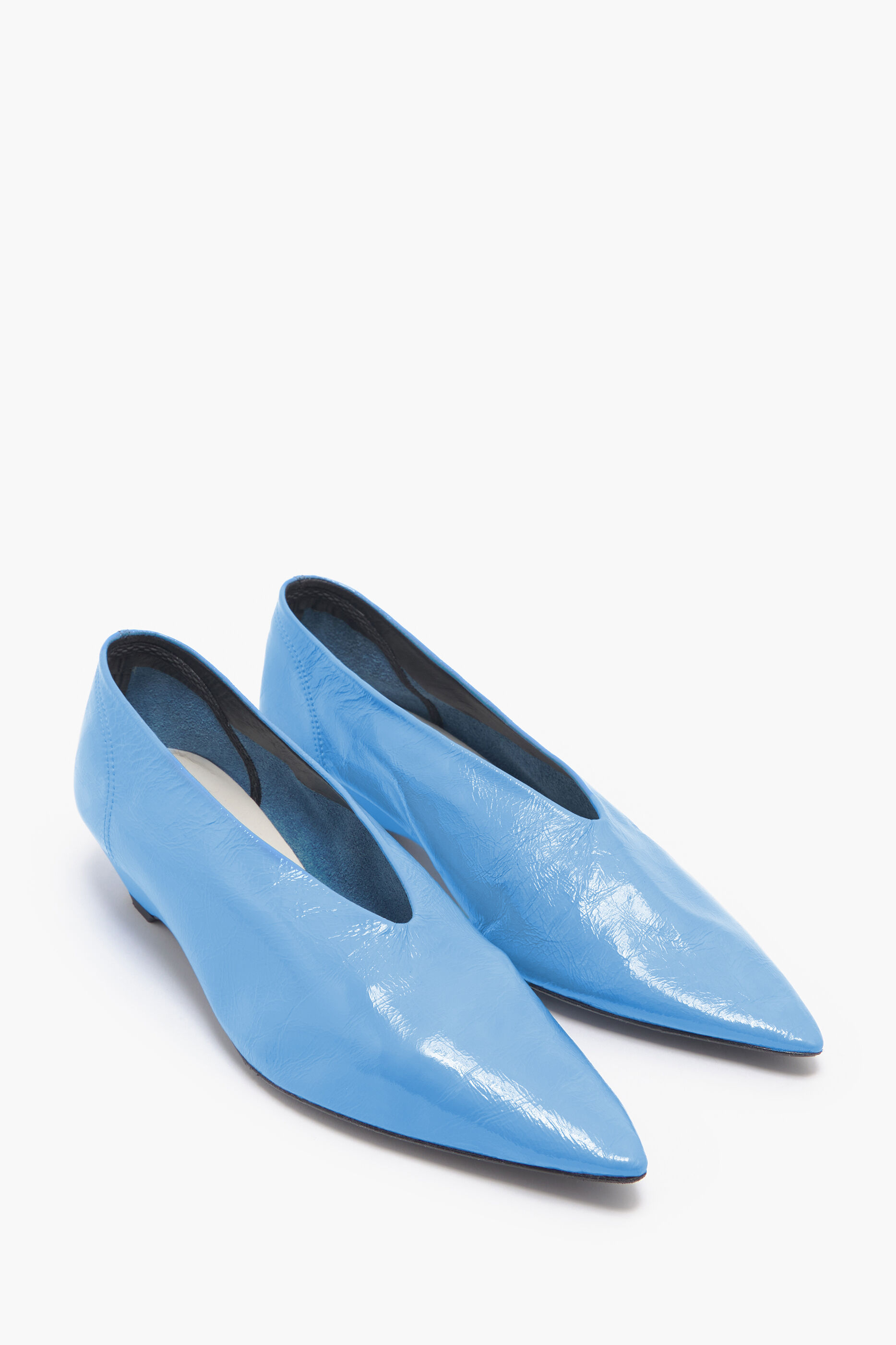 sapato de salto alto de couro azul