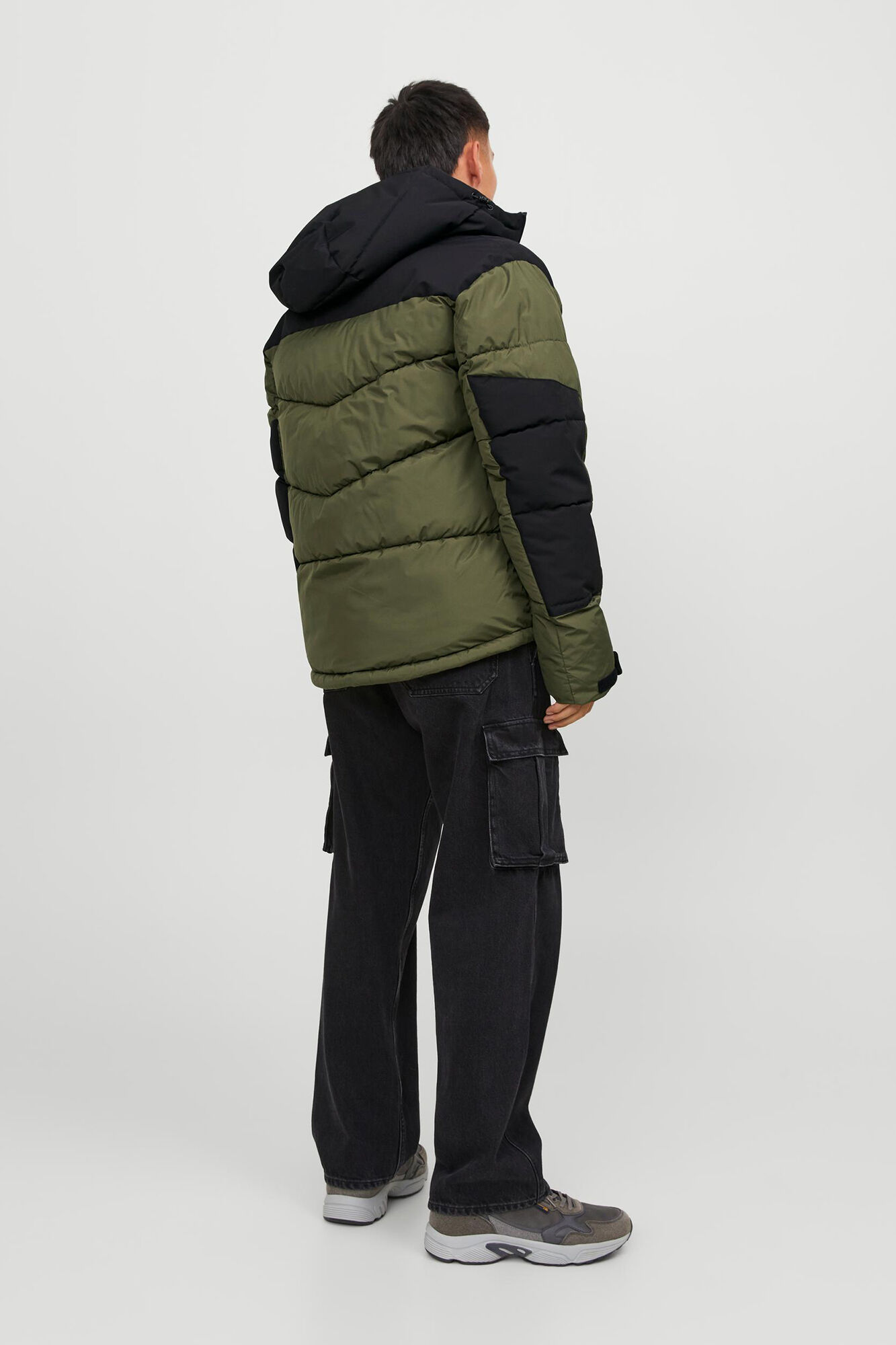 Jaqueta puffer com capuz
