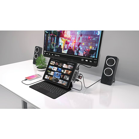 Targus Hyperdrive 6-i-1 USB-C Media Hub