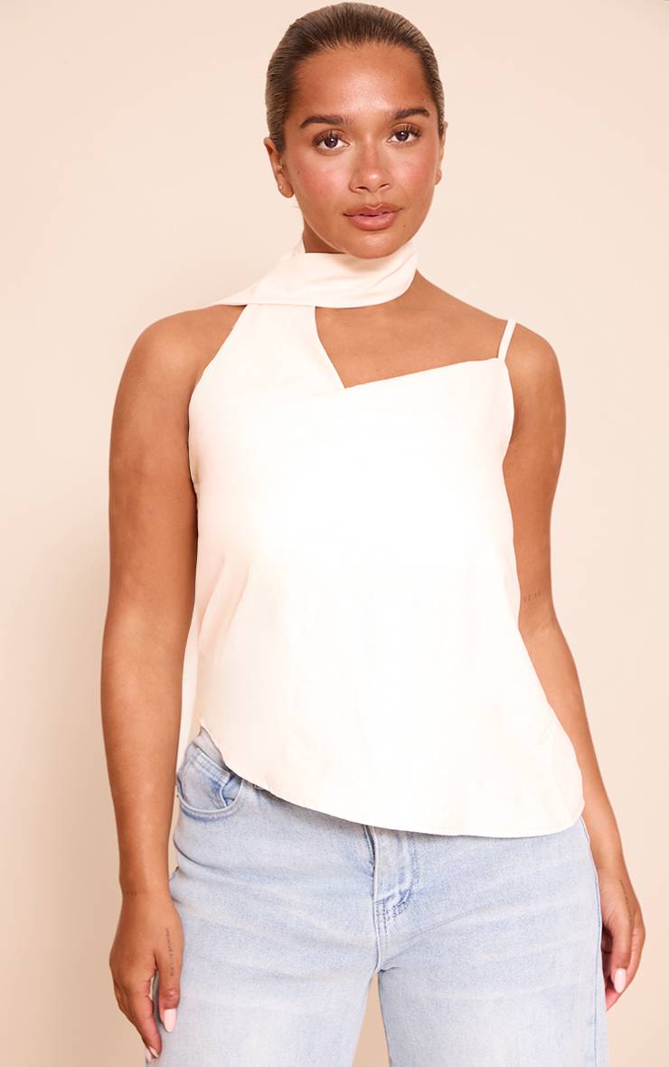 Crème Haut Drapé À Col Bénitier En Satin Martelé Avec Détail Foulard Shape
