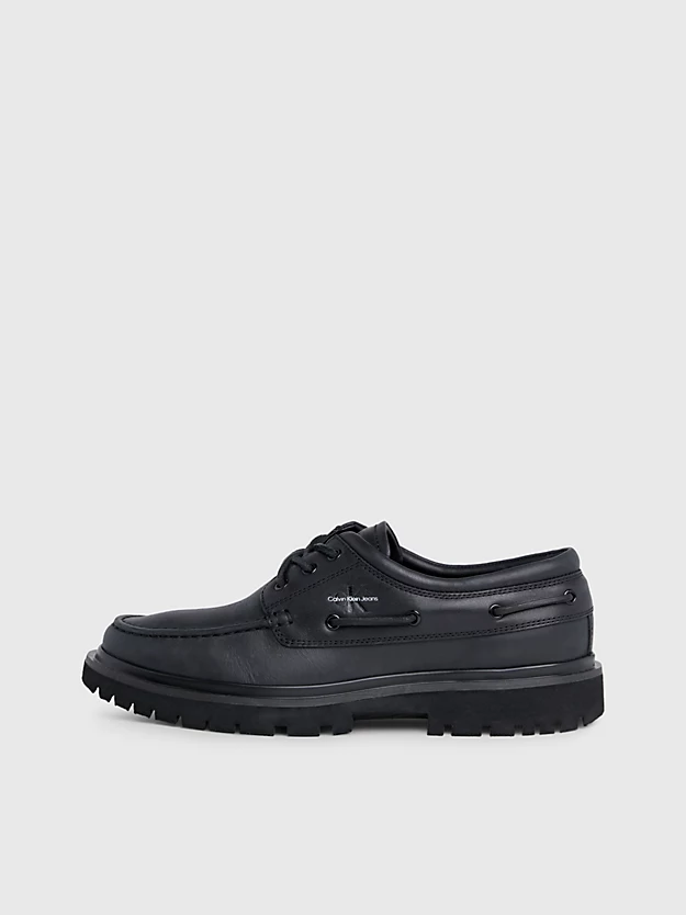 Sapatos híbridos de couro com cadarço