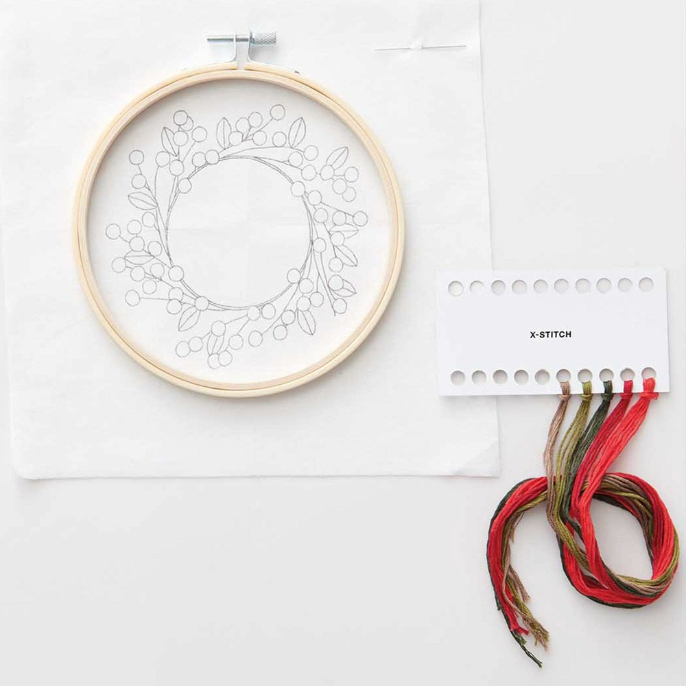 Kit broderie couronne d'églantier ø 15 cm