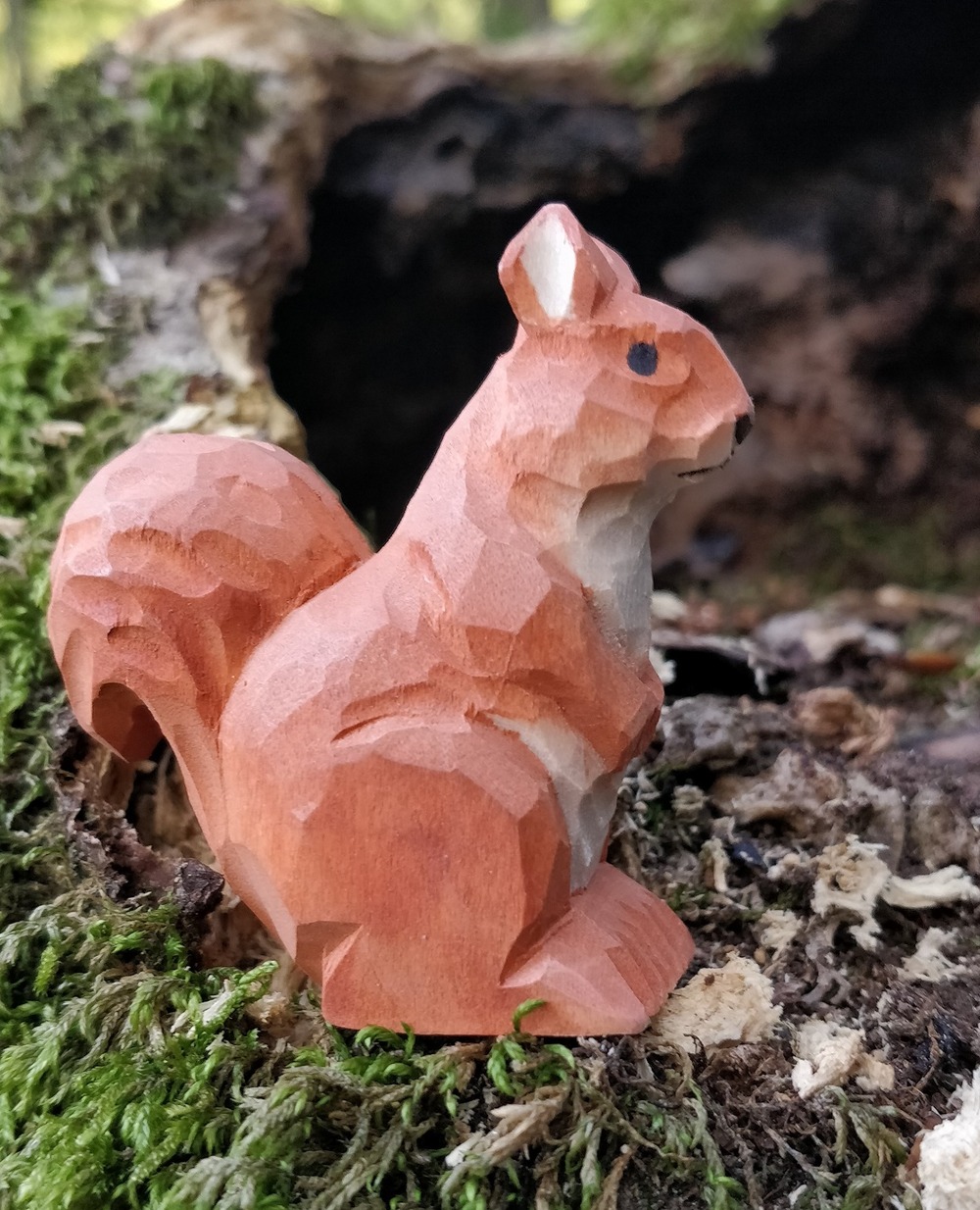 Figurine écureuil roux