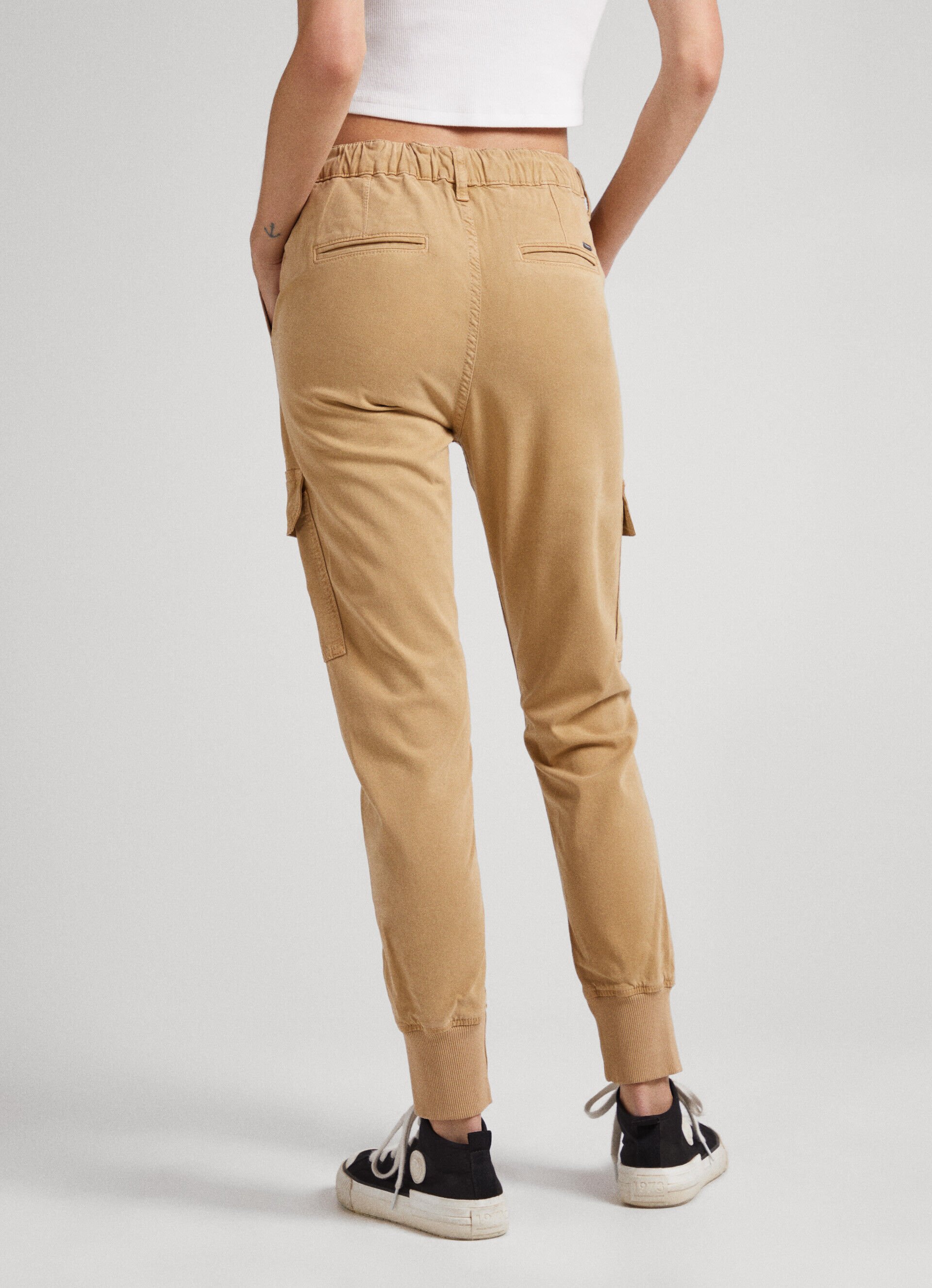 Calça jogger de corte relaxado - bege camelo