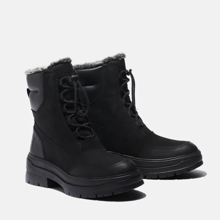 Bota feminina Brooke Valley com forro térmico na cor preta.