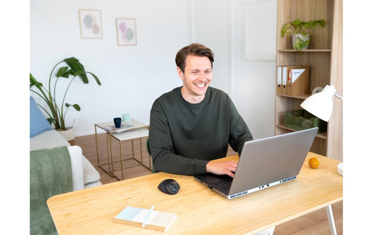 Ergonomische Maus Fyda Rechargeable SchwarzWiederaufladbare Funkmaus mit geschwungenem Design