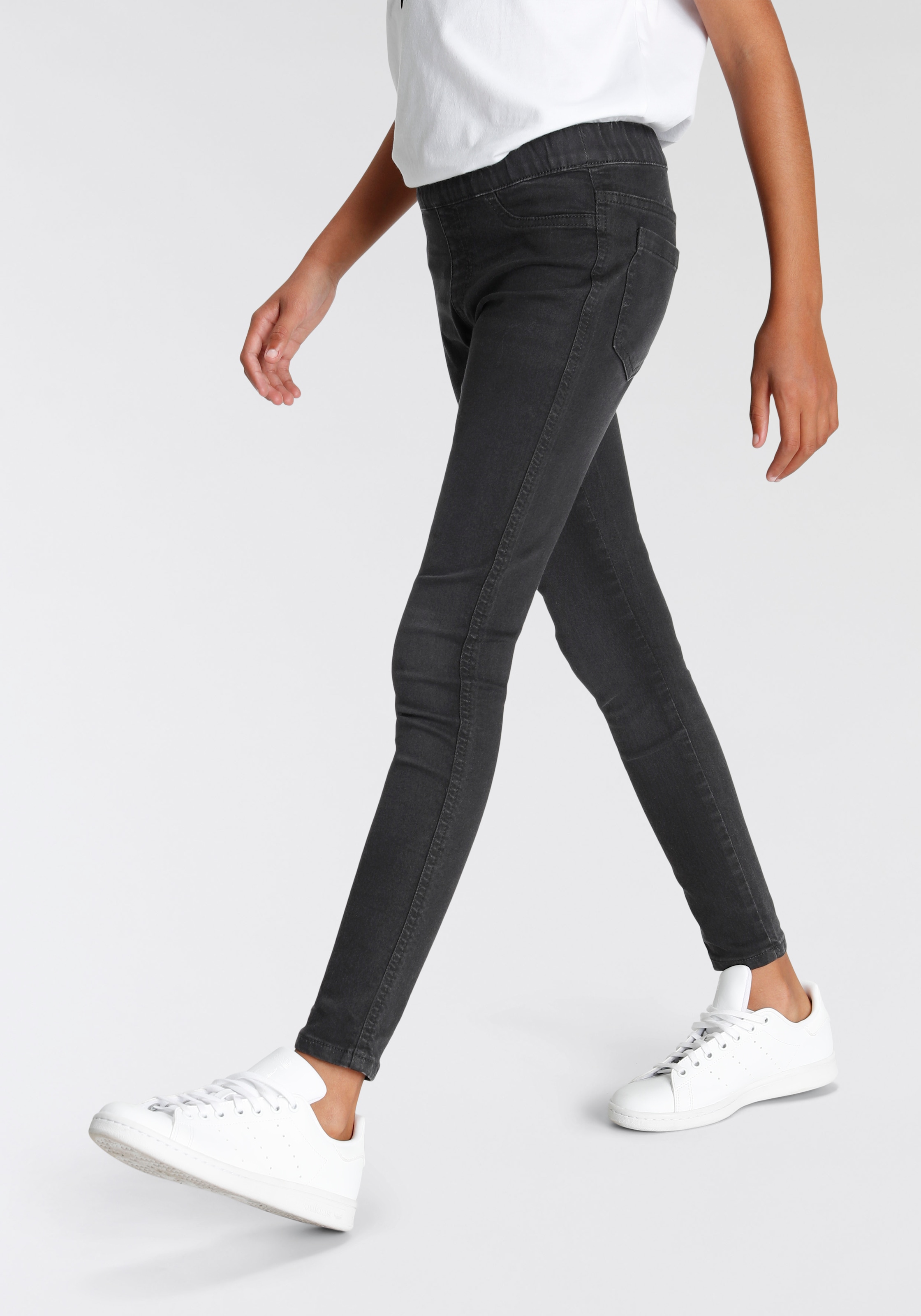 KIDSWORLD Jeansjeggings », Stetch-Jeans mit schmalem Bein«, schmale Passform,  abgesteppter Beinabschluss,  niedrige Leibhöhe