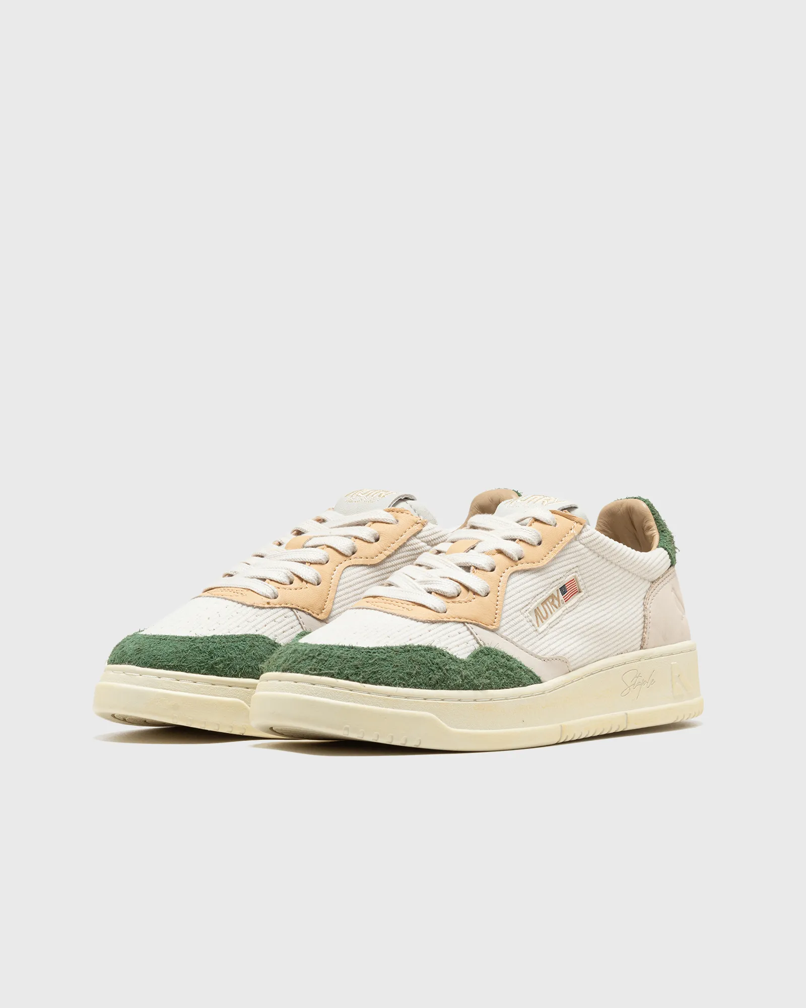 Autry Action Shoes AUTRY 01 LOW STAPLE