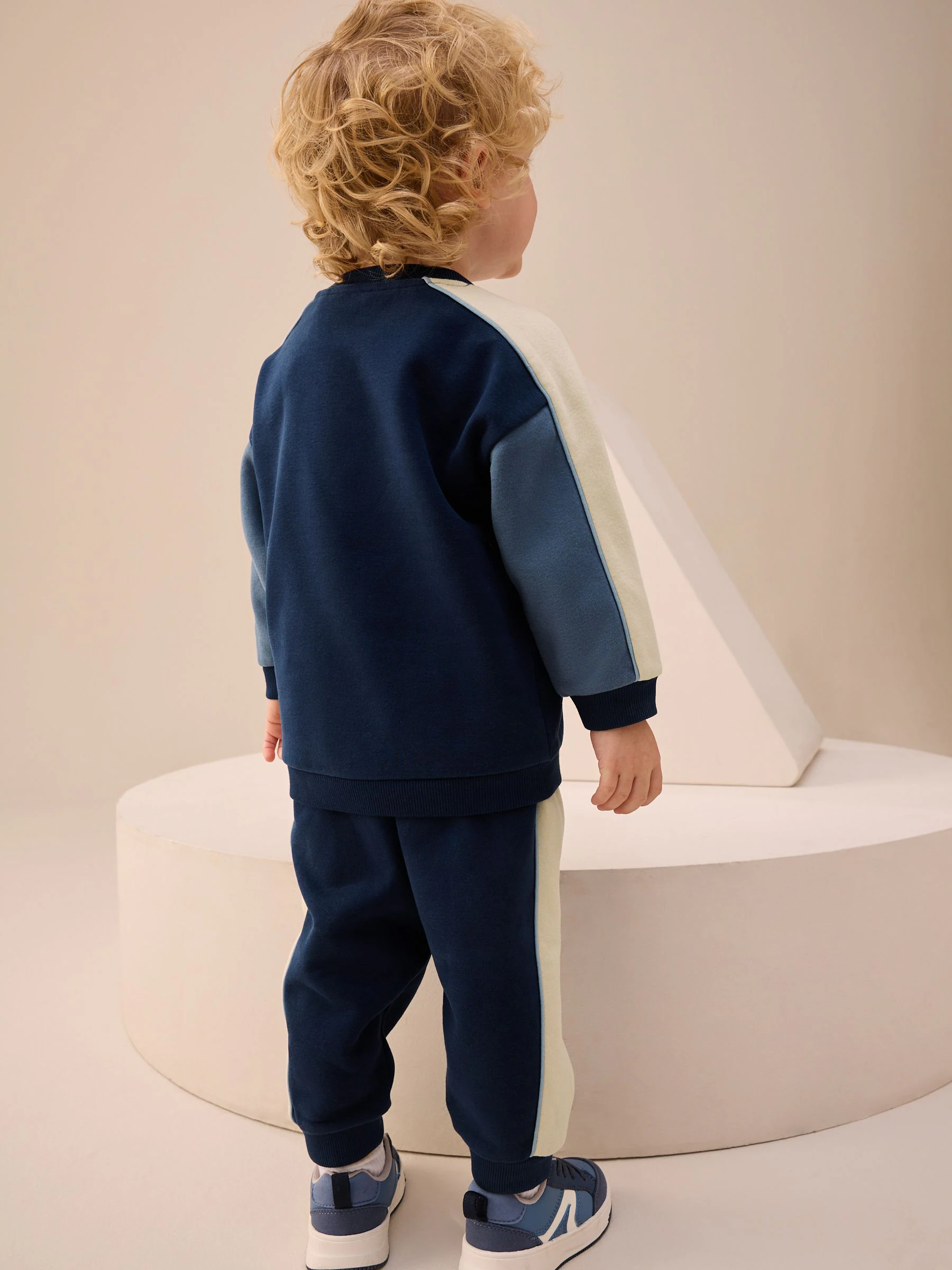 Blauw met kleurvlakken - Set met sweatshirt en joggingbroek (3mnd -7jr)