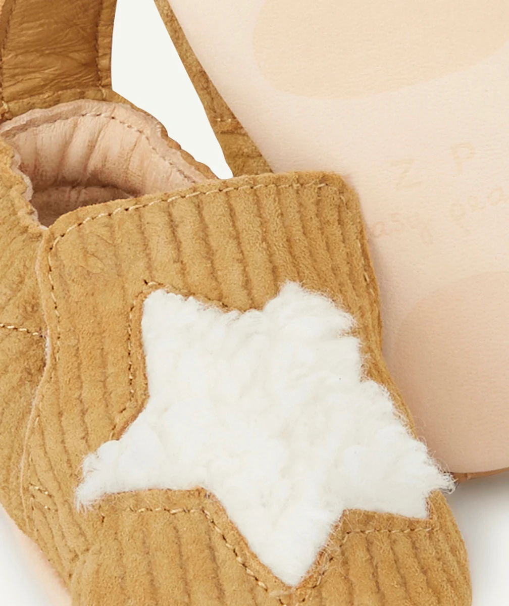 EASY PEASYCHAUSSONS CÔTELÉS EN CUIR CAMEL AVEC ÉTOILES