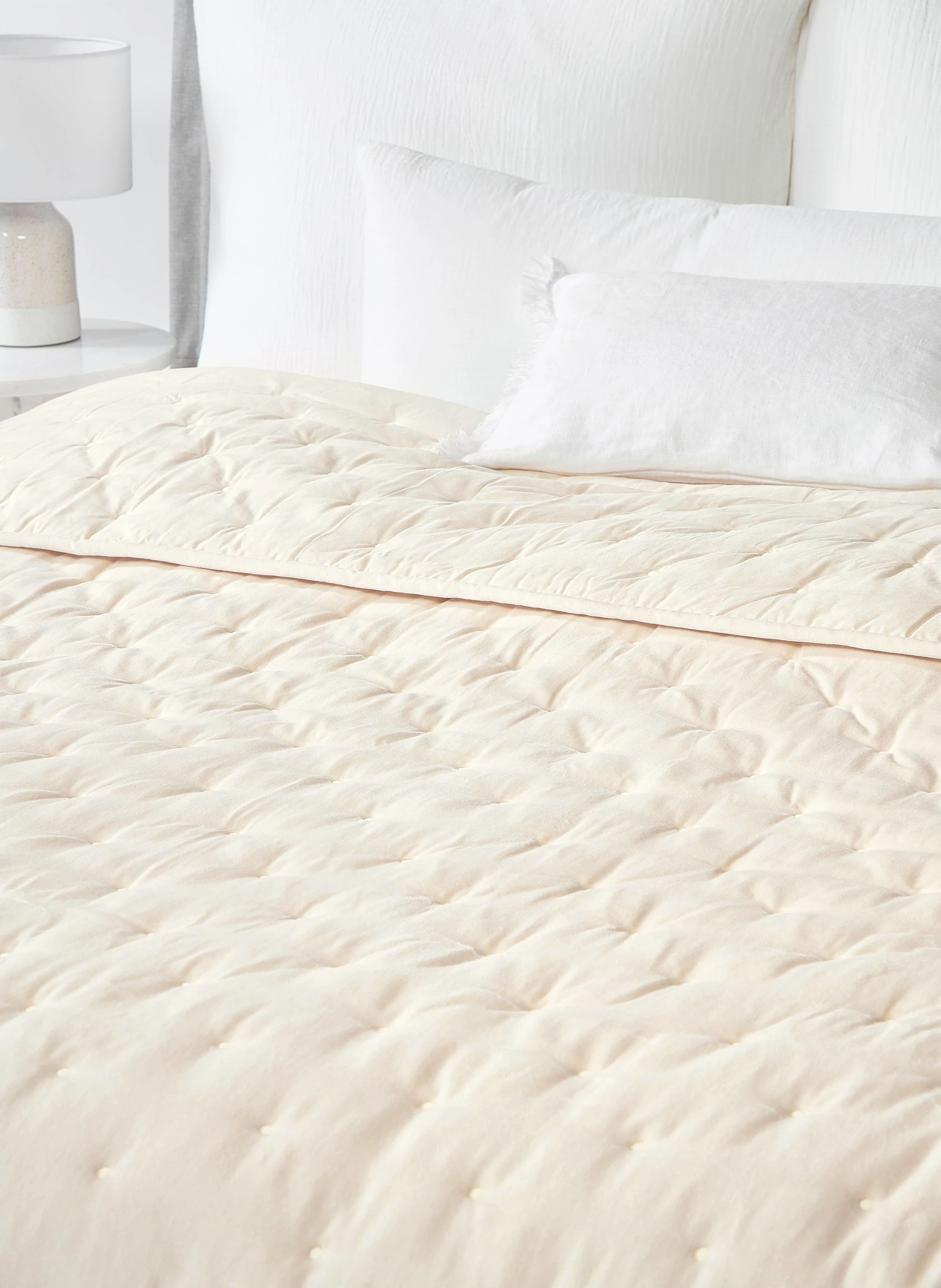 Westwing Collection Tagesdecke CHERYL aus Samt