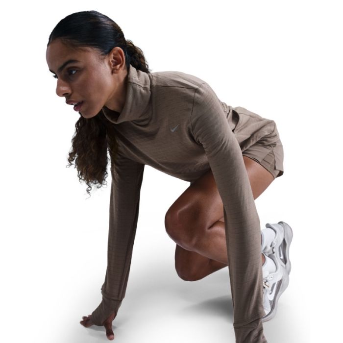 Nike Dame Trøjer Swift Element Turtleneck Midlayer Brun