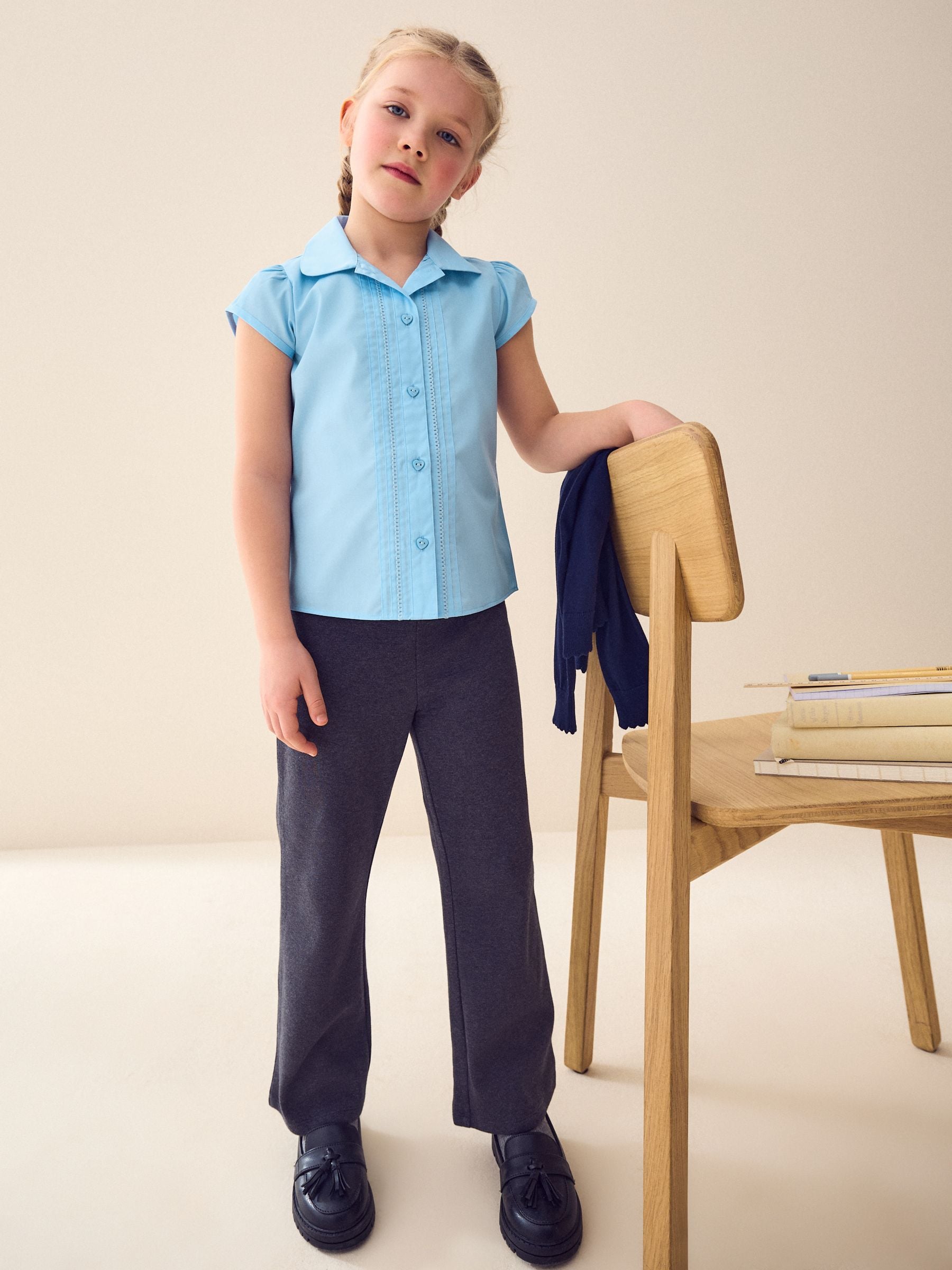 Blauw - Schoolblouse met pofmouwen en kantafwerking (3-14 jr)