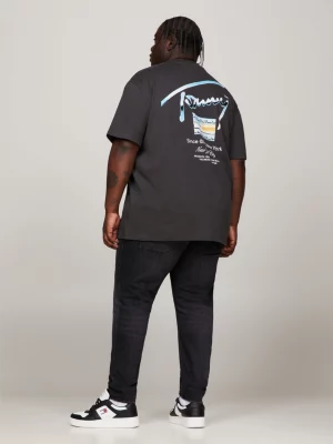 Camiseta com logo metálico nas costas