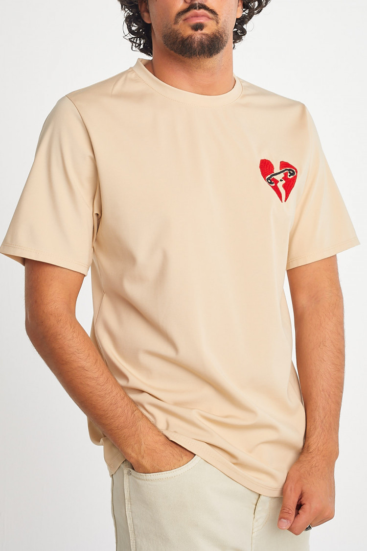 T-shirt beige coeur brisé