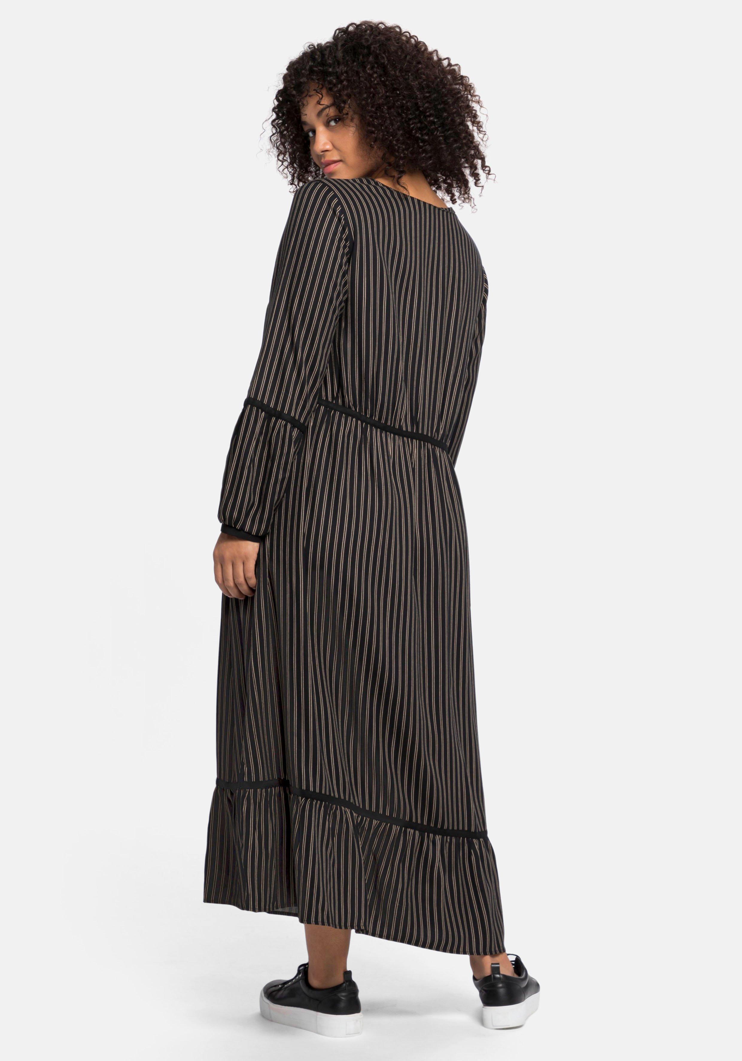 Maxikleid mit Streifen und Zierblenden