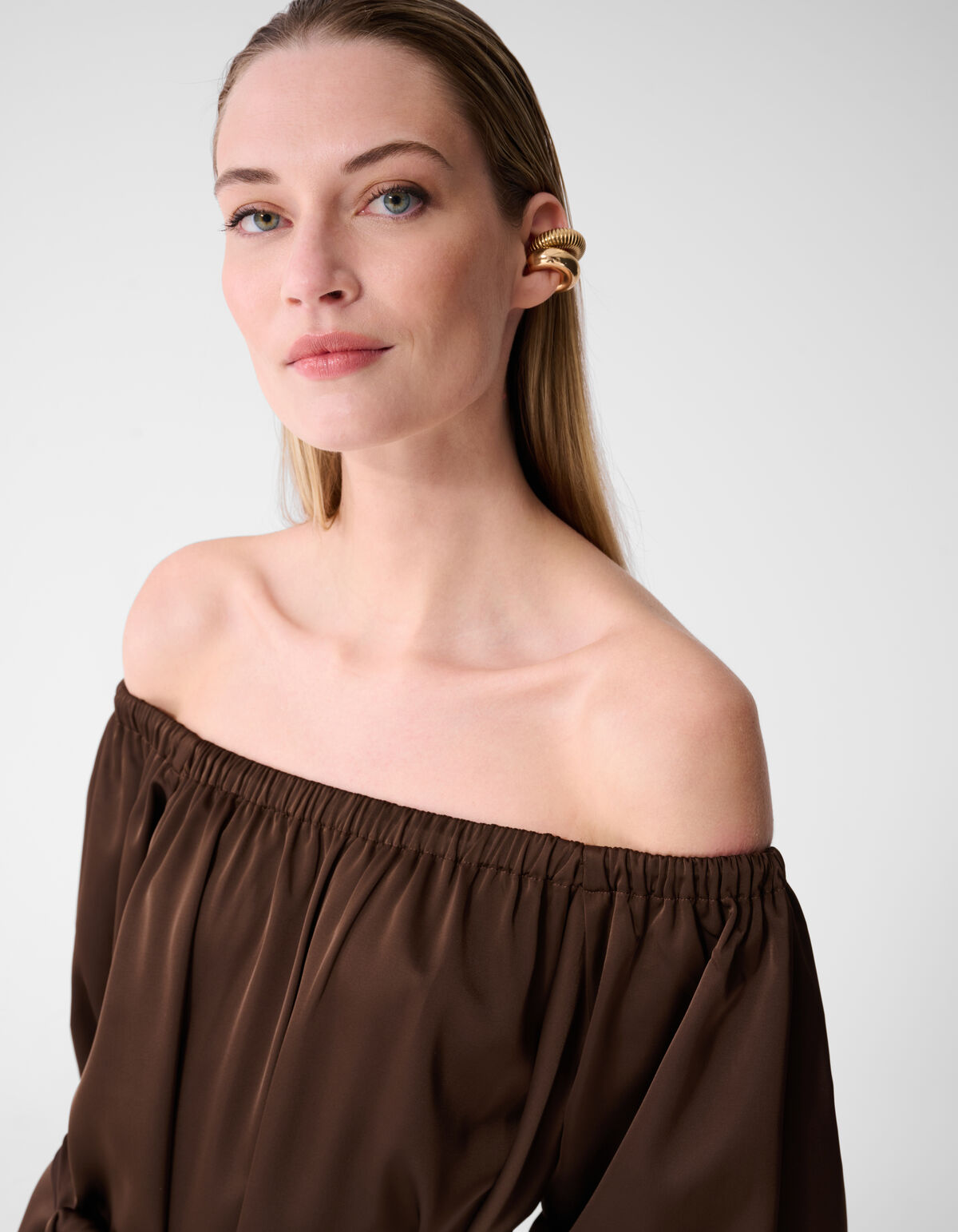 Satijnen Off Shoulder Mini Jurk Bruin By Fred