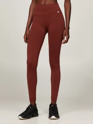Calça legging esportiva essencial, comprimento total e modelagem justa.