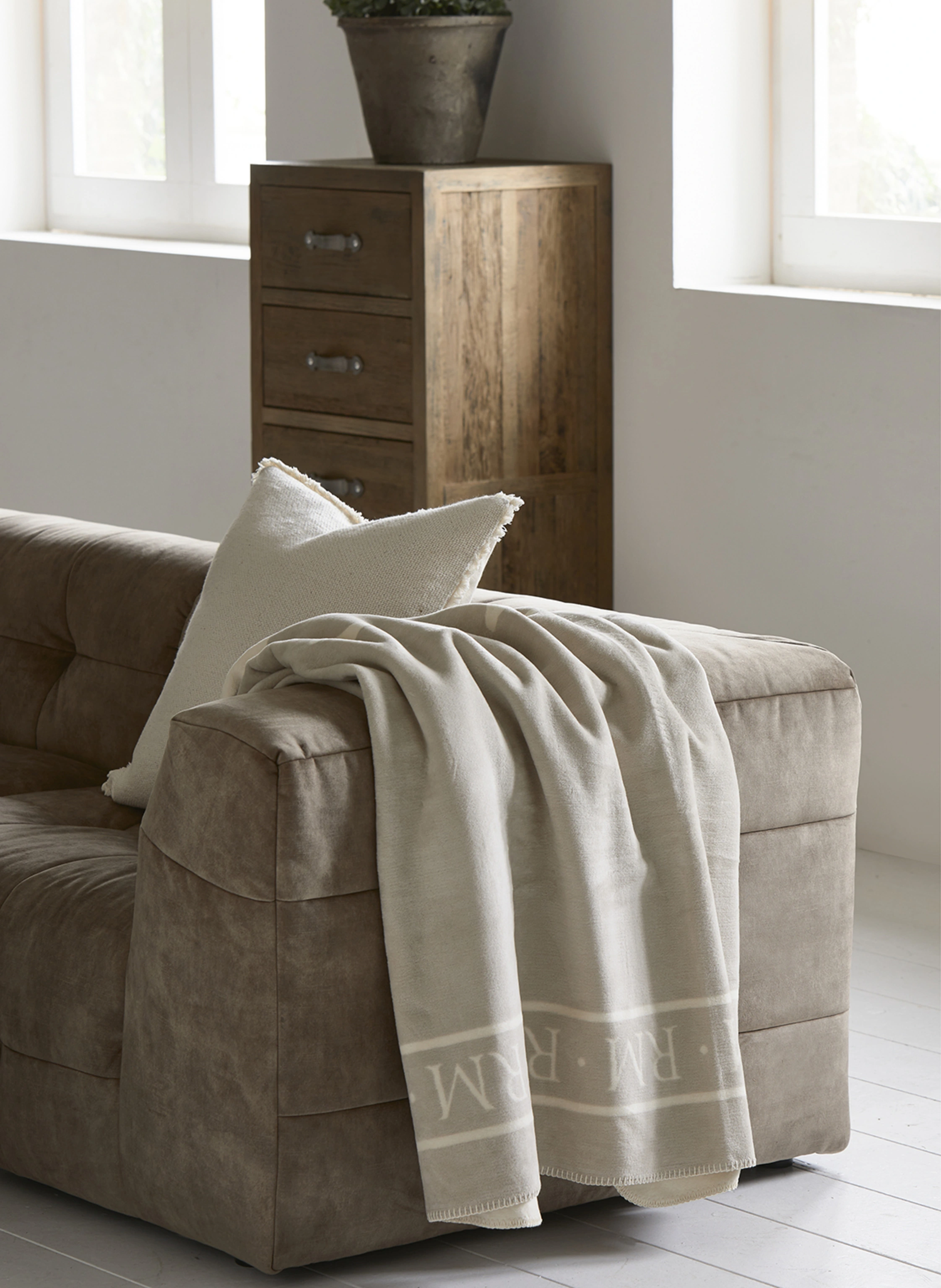 RIVIÈRA MAISON Plaid LOGO