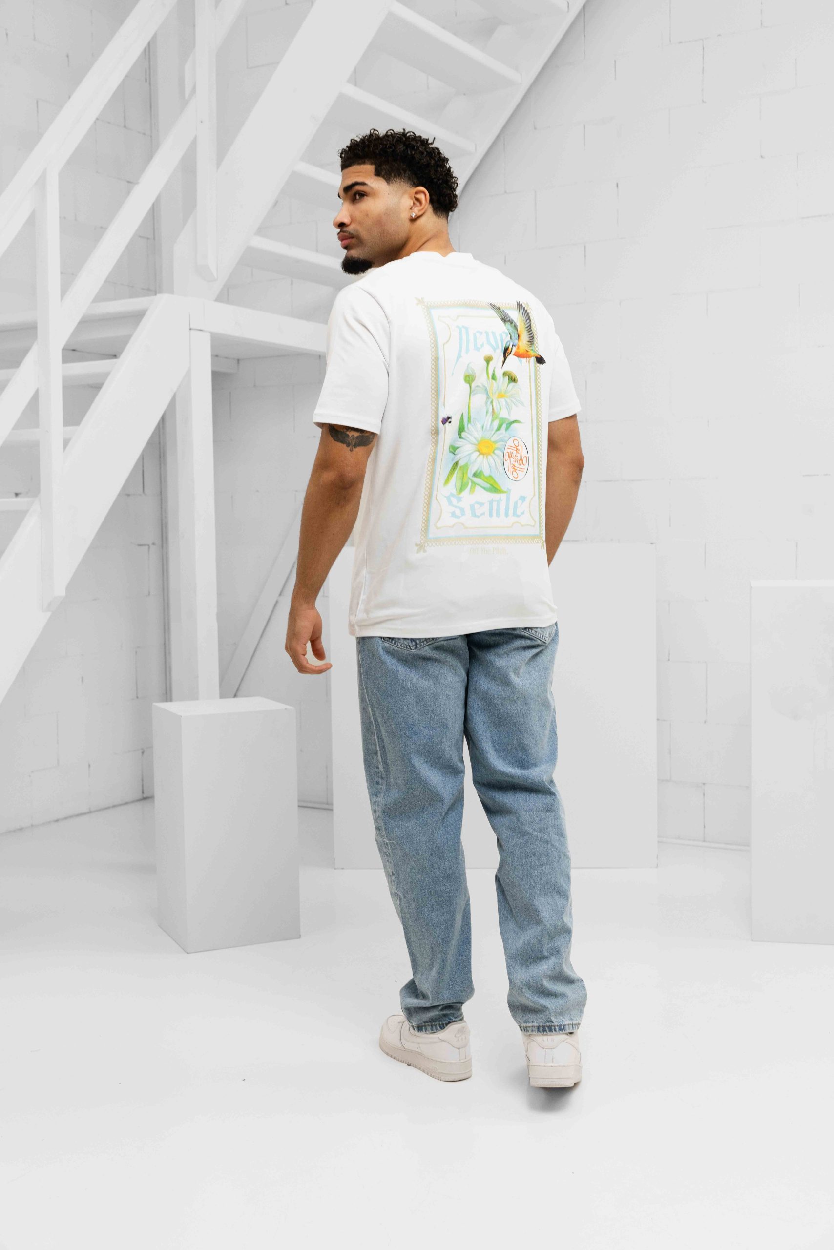 Off The Pitch Never Settle T-Shirt Heren Wit