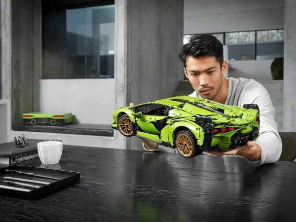 LEGO Technic 42115 Lamborghini Sián FKP 37