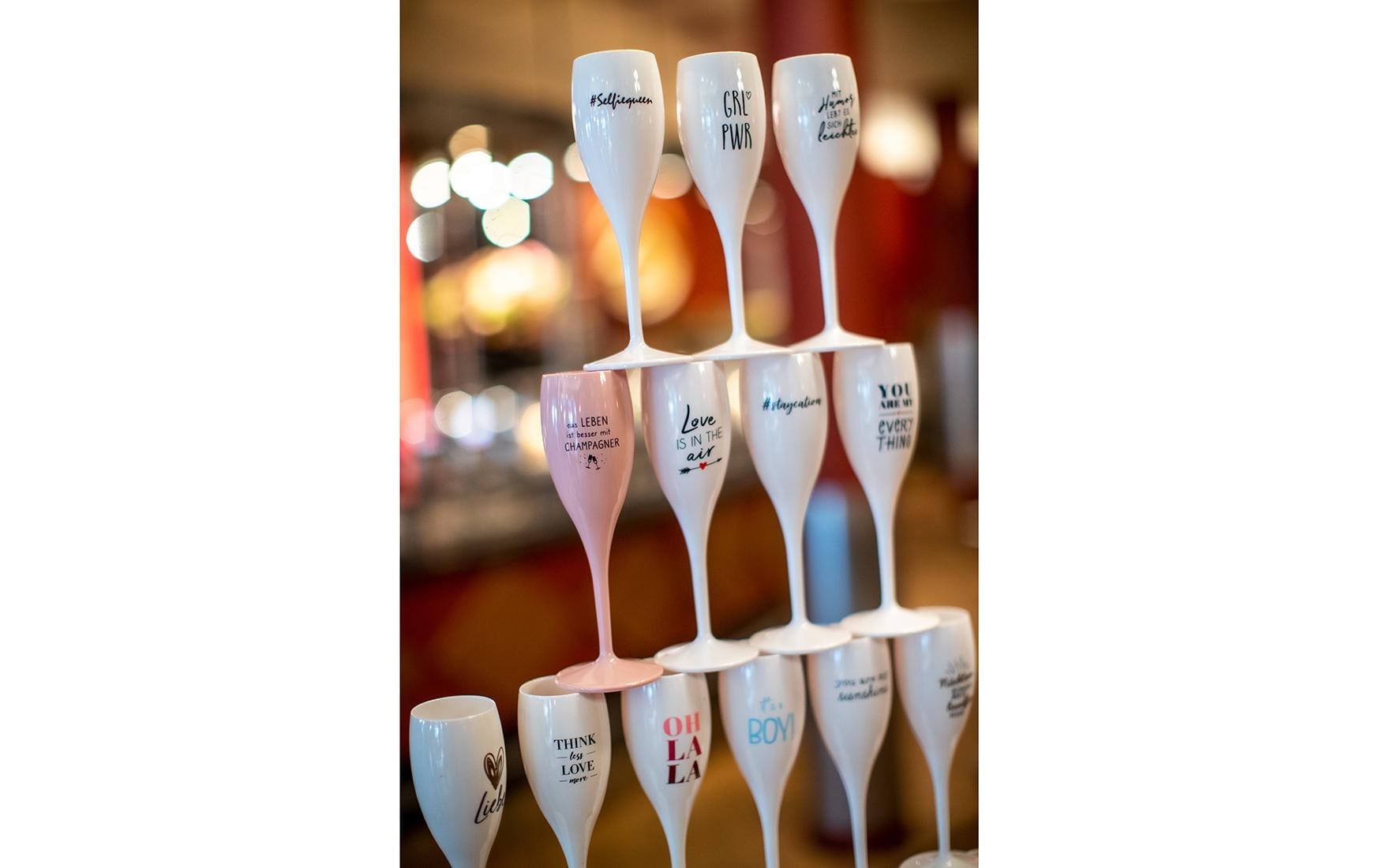 Sektglas Superglas Mit Humor lebt 100 ml, 1 Stück, WeissGlas geeignet für Champagner oder Schaumweine