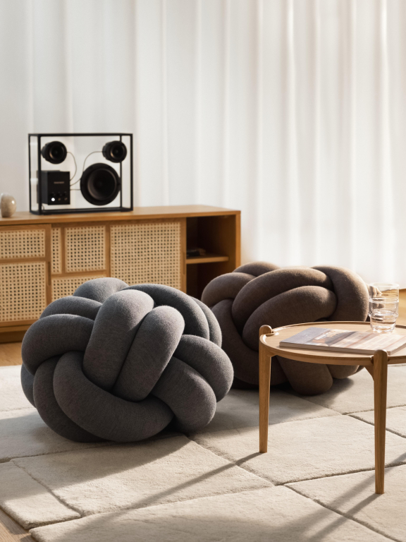 Design House Stockholm Knot kussen 60x60 Camel
