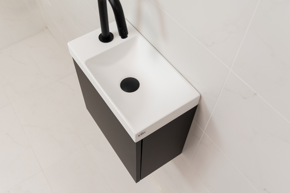 Sanigoods Minimo toiletmeubel 40cm mat zwart met mat witte fontein met kraangat