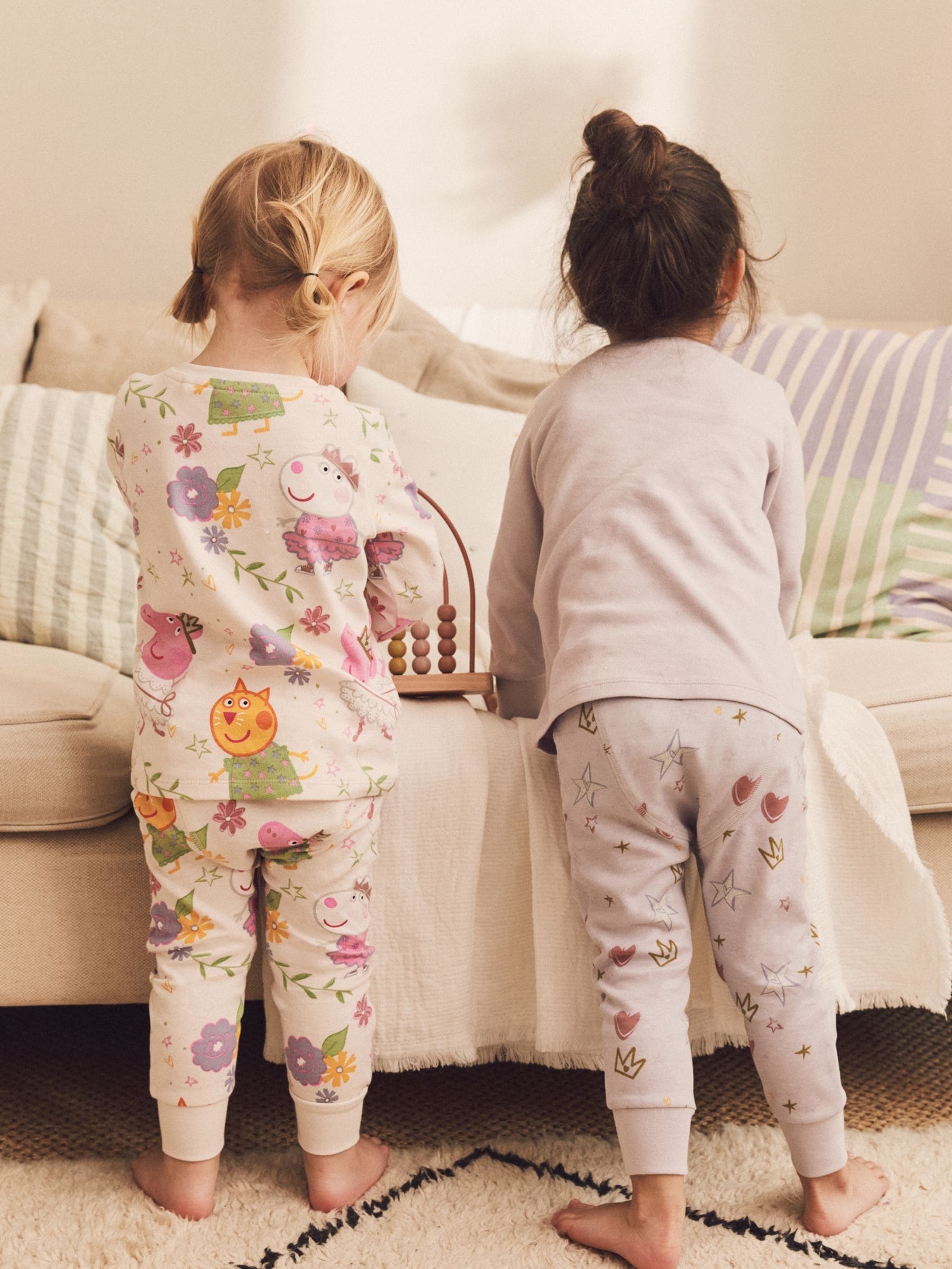 Lila/wit met Peppa Pig - Verpakking van 2 comfortabele pyjama's met licentie (9 mnd - 8 jr)